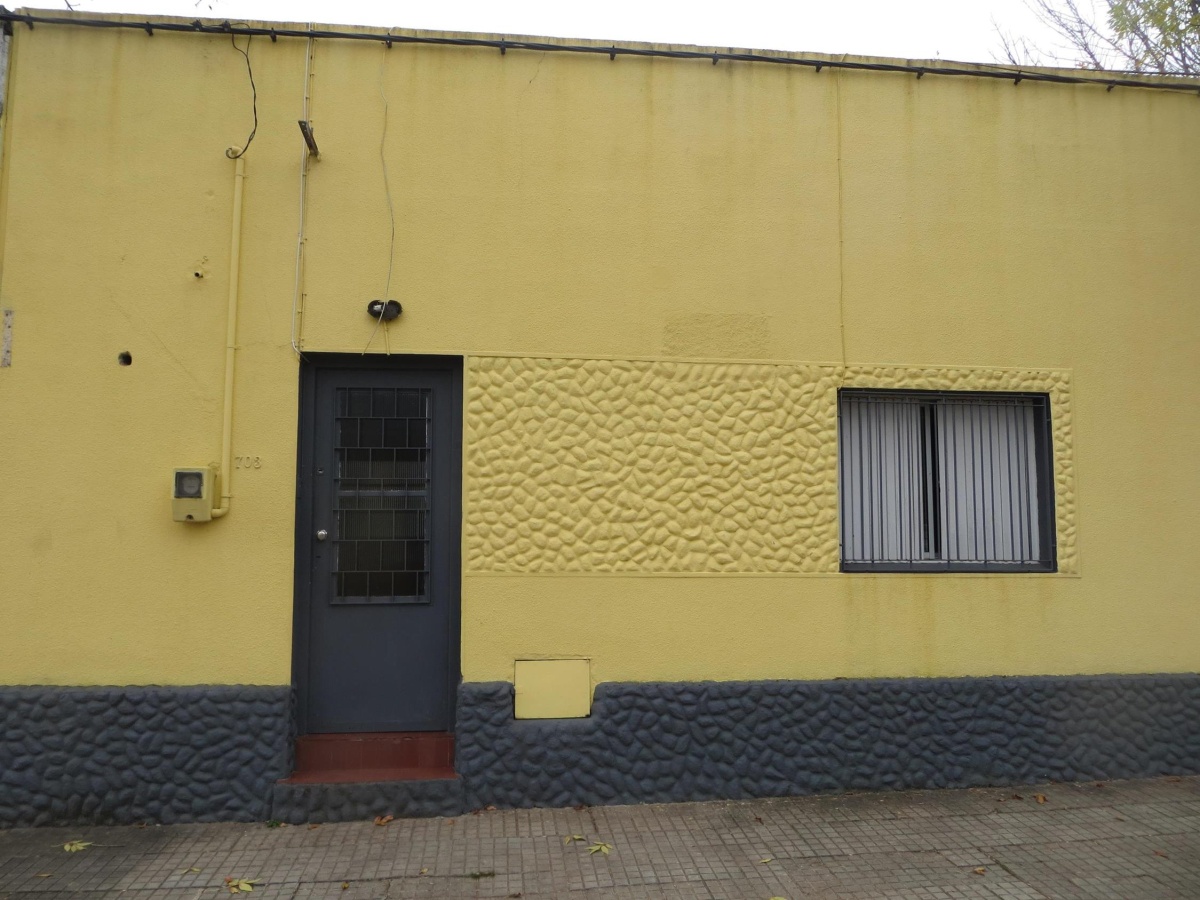 703 Juan Bautista de León, Durazno, 2 Habitaciones Habitaciones, ,1 BañoBathrooms,Casa,En venta,Juan Bautista de León,1226