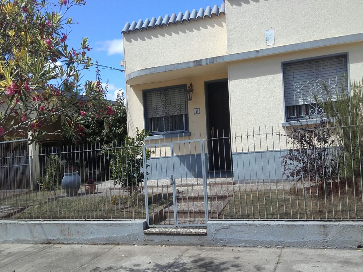 24 Fructuoso Rivera, Durazno, 2 Habitaciones Habitaciones, ,2 BathroomsBathrooms,Casa,En venta,Fructuoso Rivera,1279