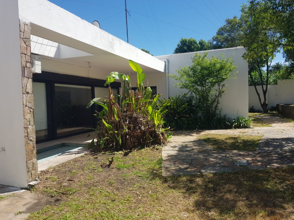 526 Zorrilla, Durazno, 8 Habitaciones Habitaciones, ,4 BathroomsBathrooms,Casa,En venta,Zorrilla,1614