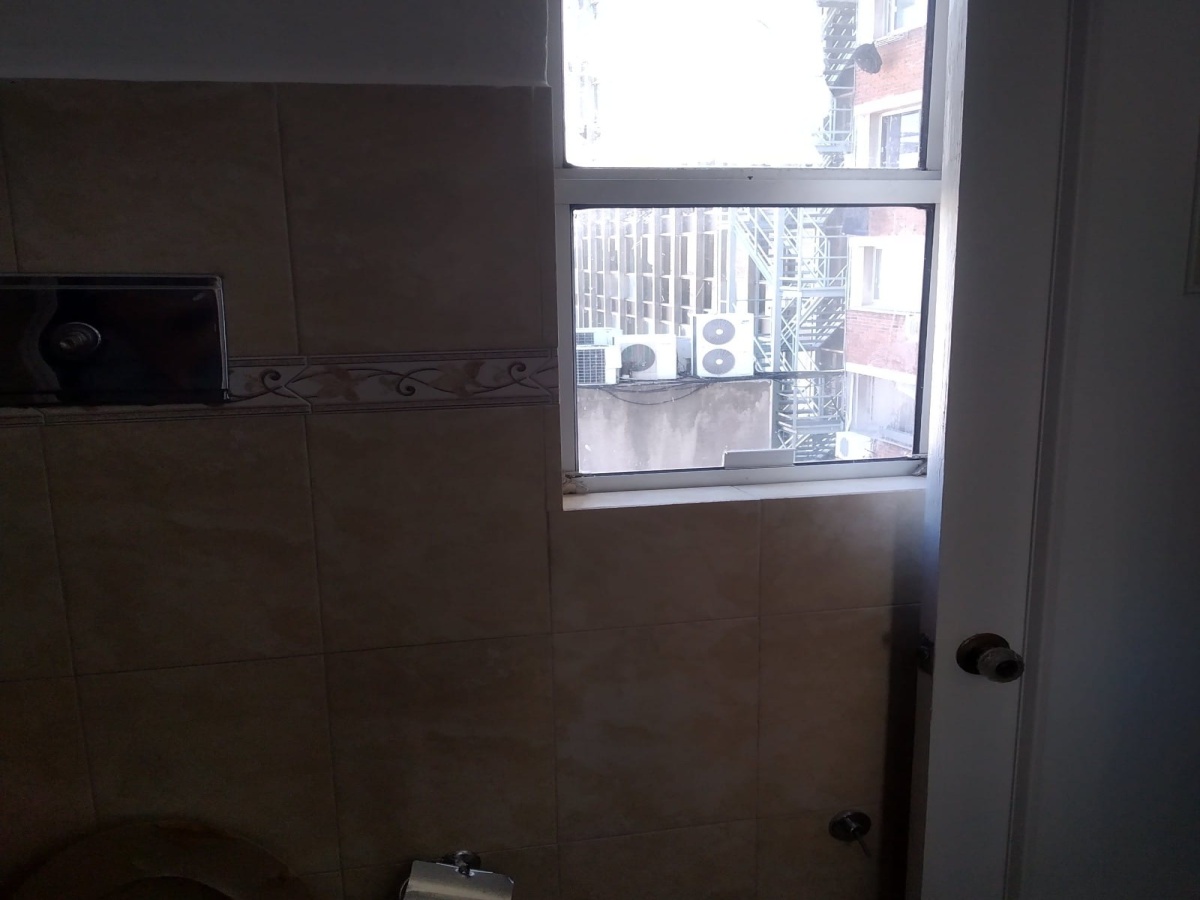 18 de Julio, Montevideo, ,Casa,En venta,18 de Julio,1811