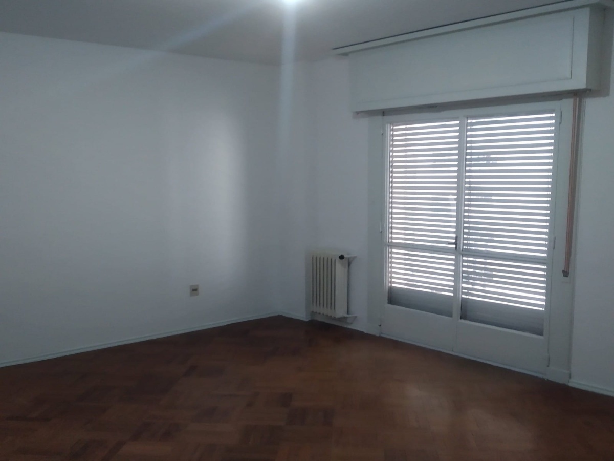 18 de Julio, Montevideo, ,Casa,En venta,18 de Julio,1811