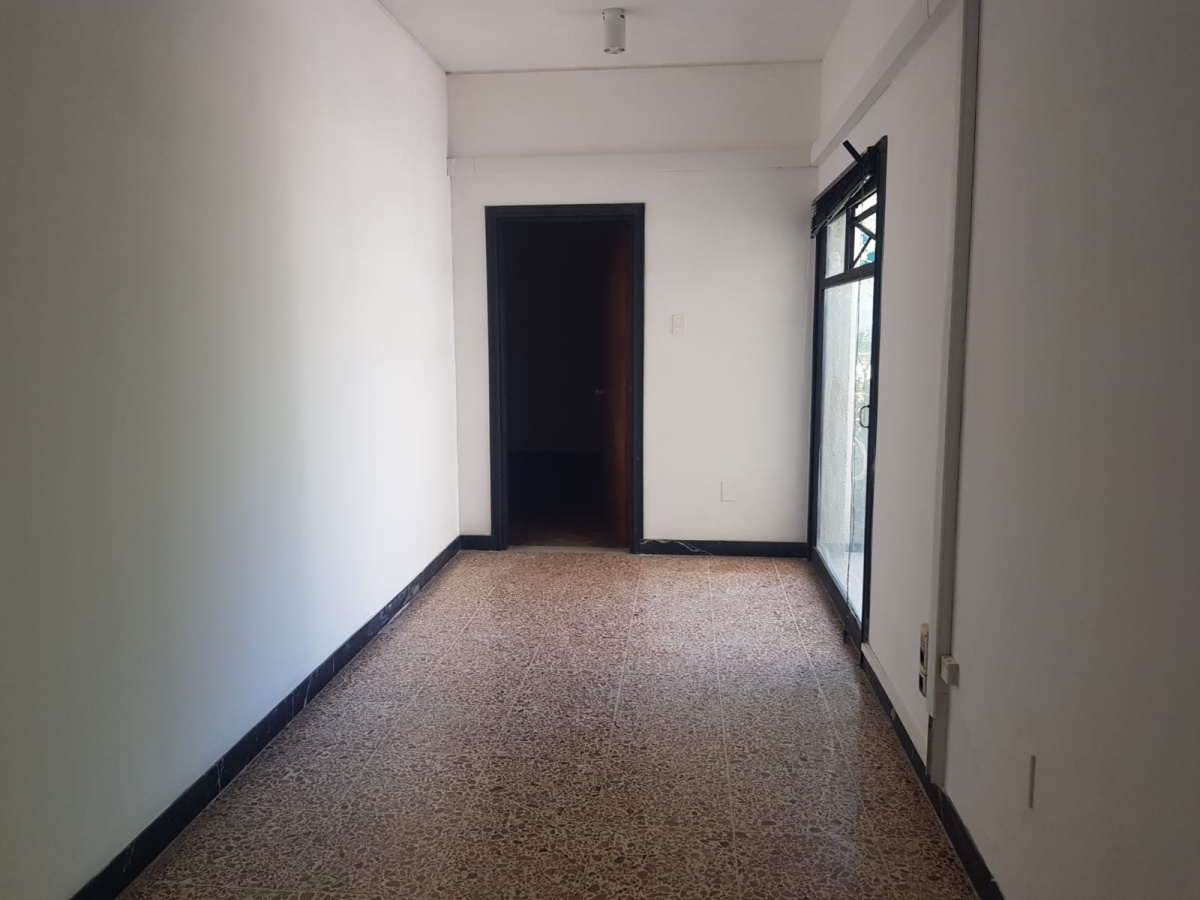 526 Zorrilla, Durazno, 8 Habitaciones Habitaciones, ,4 BathroomsBathrooms,Casa,En alquiler,Zorrilla,1877